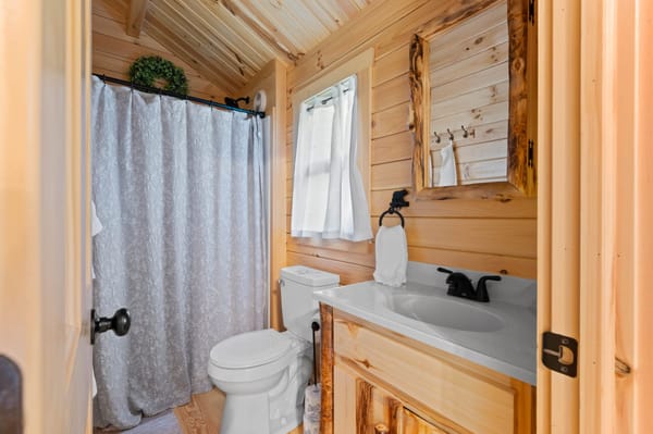Pinkham Notch Family Cabin at Alpine Garden