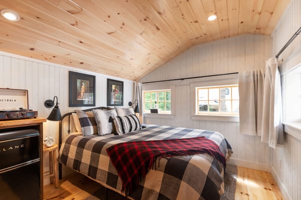 Snowshoe Cabin at Alpine Garden