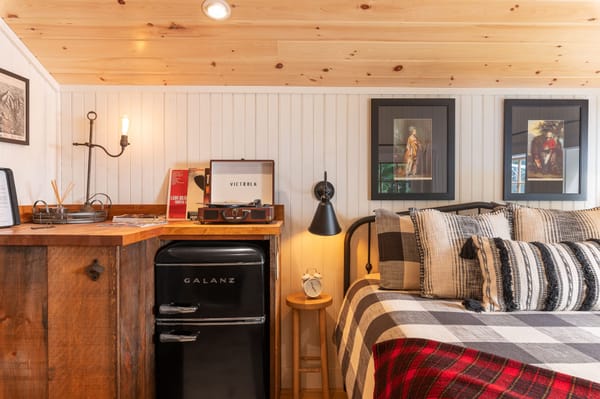 Snowshoe Cabin at Alpine Garden