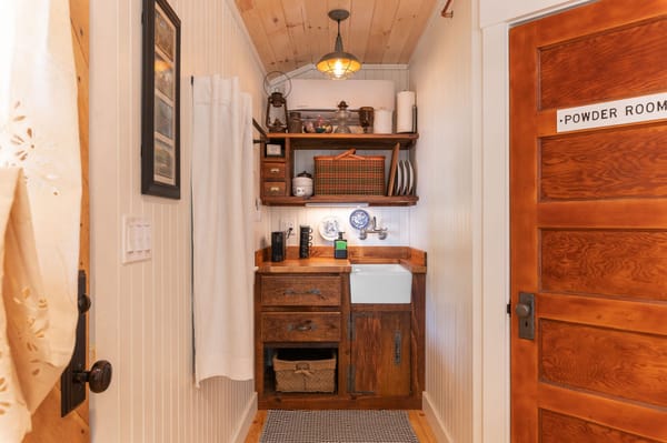 Snowshoe Cabin at Alpine Garden